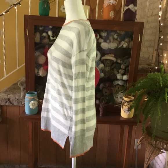 A NEW DAY SWEATER - Picture 2 of 8